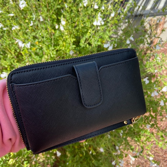 Michael Kors Phone Case Wallet - Picture 2 of 8